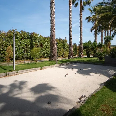 Affittacamere Avec Piscine Quatre Murs Et Un Toit Hyères