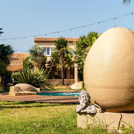 Avec Piscine Quatre Murs Et Un Toit Affittacamere