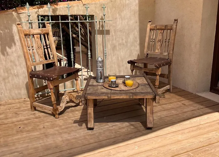 Avec Piscine Quatre Murs Et Un Toit Affittacamere