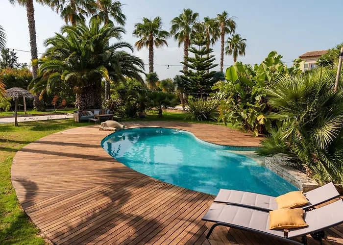 Avec Piscine Quatre Murs Et Un Toit