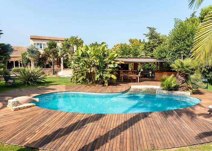 Avec Piscine Quatre Murs Et Un Toit Affittacamere