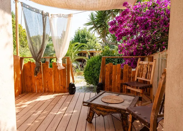 Avec Piscine Quatre Murs Et Un Toit Affittacamere